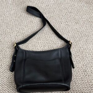 Coach Elegant Black Leather Shoulder Bag